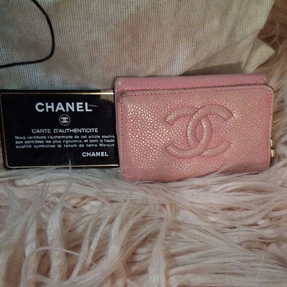 Authentic CHANEL Soft Pink Key Case & Card Holder - Picture 1 of 16